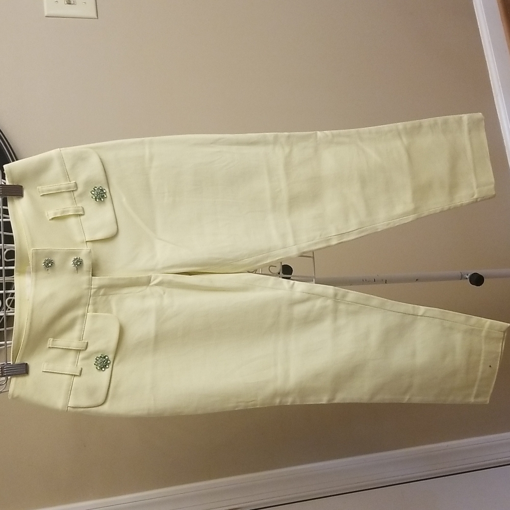 Di Piu pale yellow-green capri pants